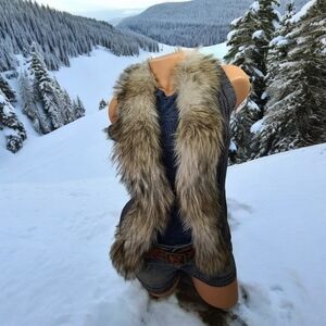 GUESS Cable Knit Faux Fur Collar Sweater Vest Wool Blend Gray Sz S